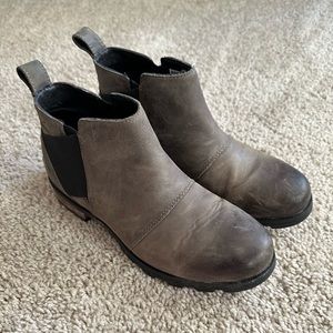 LIKE NEW Sorel Emelie waterproof boots